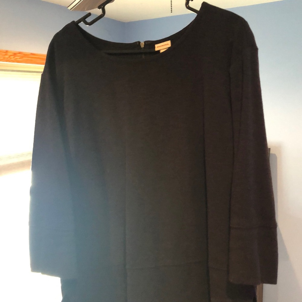Mid sleeve long sweater
